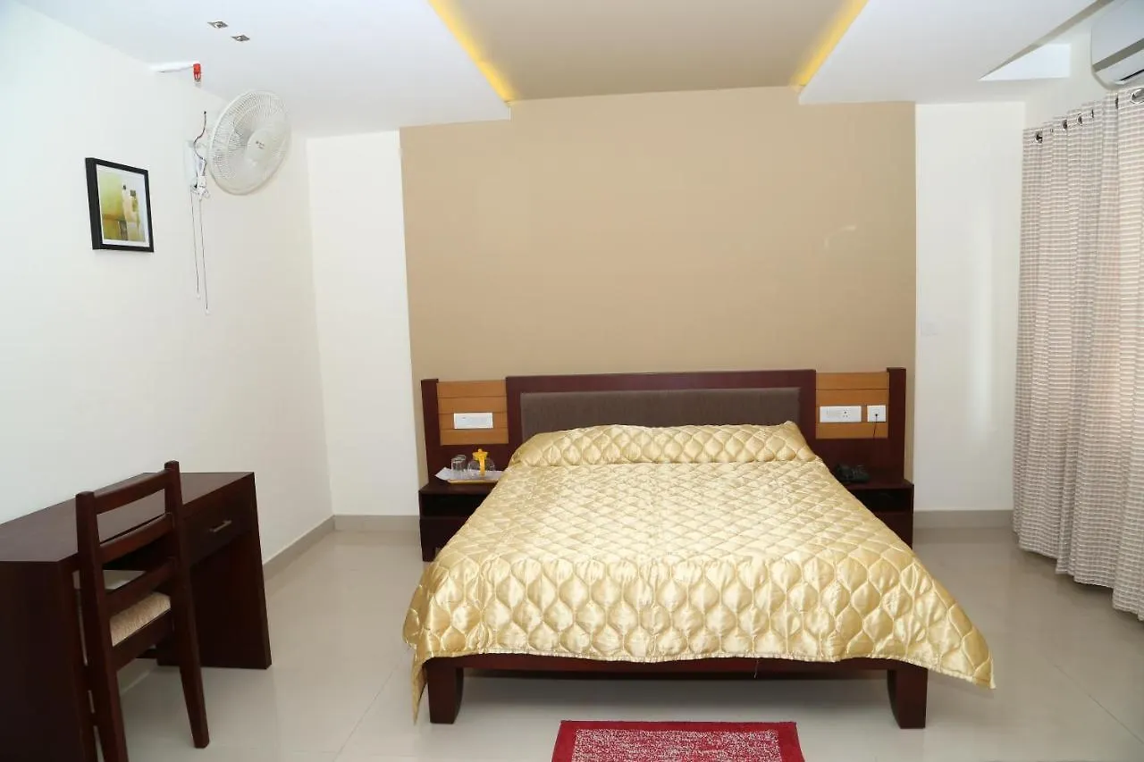 Отель Hazmi Inn Perintalmanna