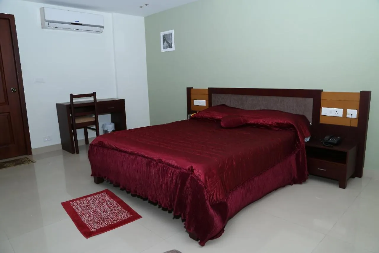 Отель Hazmi Inn Perintalmanna